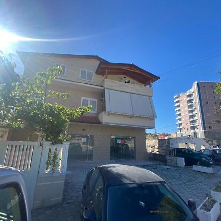 Trip-Stop Apartments Vlore Luaran gambar