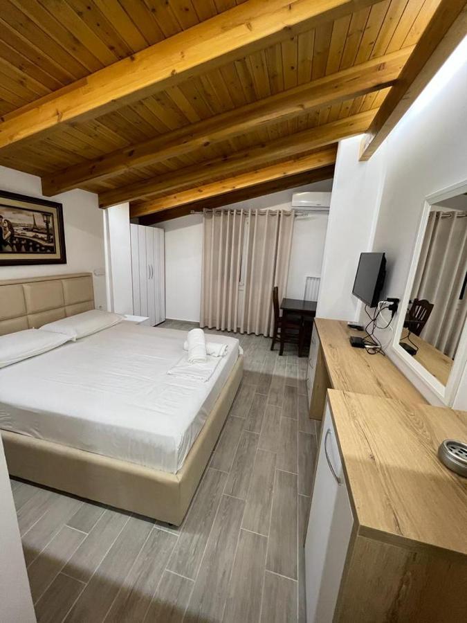 Trip-Stop Apartments Vlore Luaran gambar