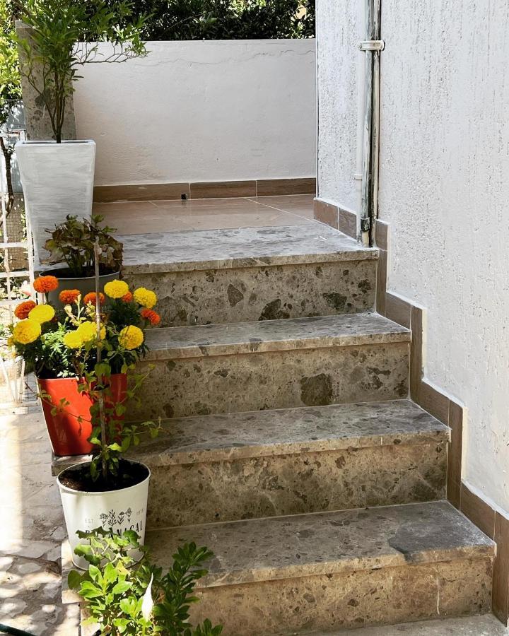 Trip-Stop Apartments Vlore Luaran gambar