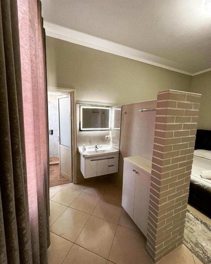 Trip-Stop Apartments Vlore Luaran gambar