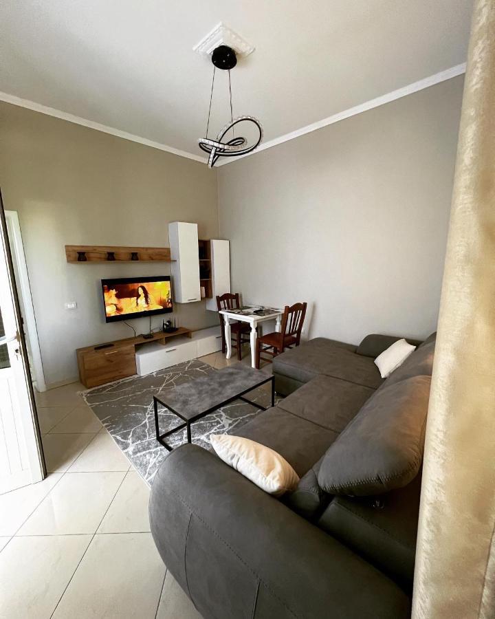 Trip-Stop Apartments Vlore Luaran gambar
