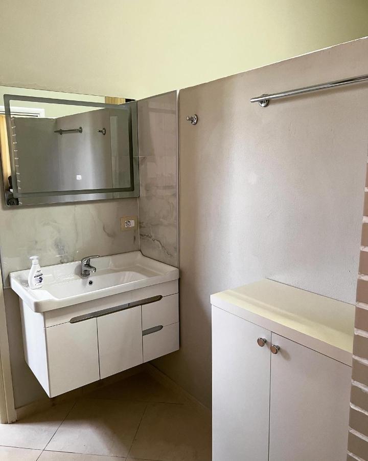 Trip-Stop Apartments Vlore Luaran gambar