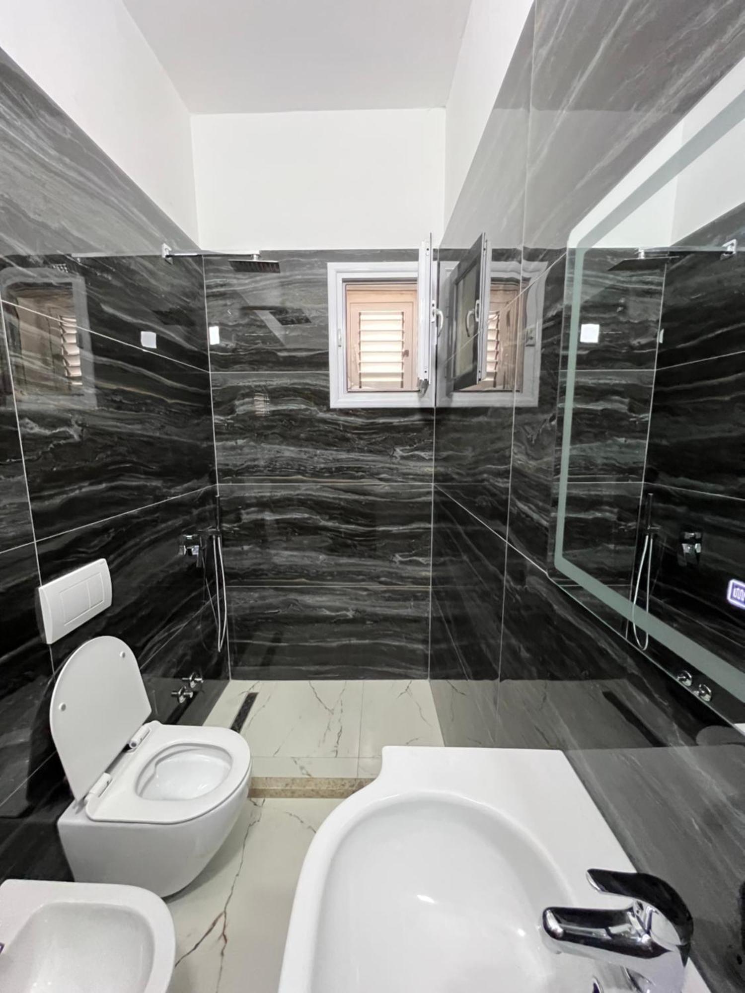 Trip-Stop Apartments Vlore Luaran gambar