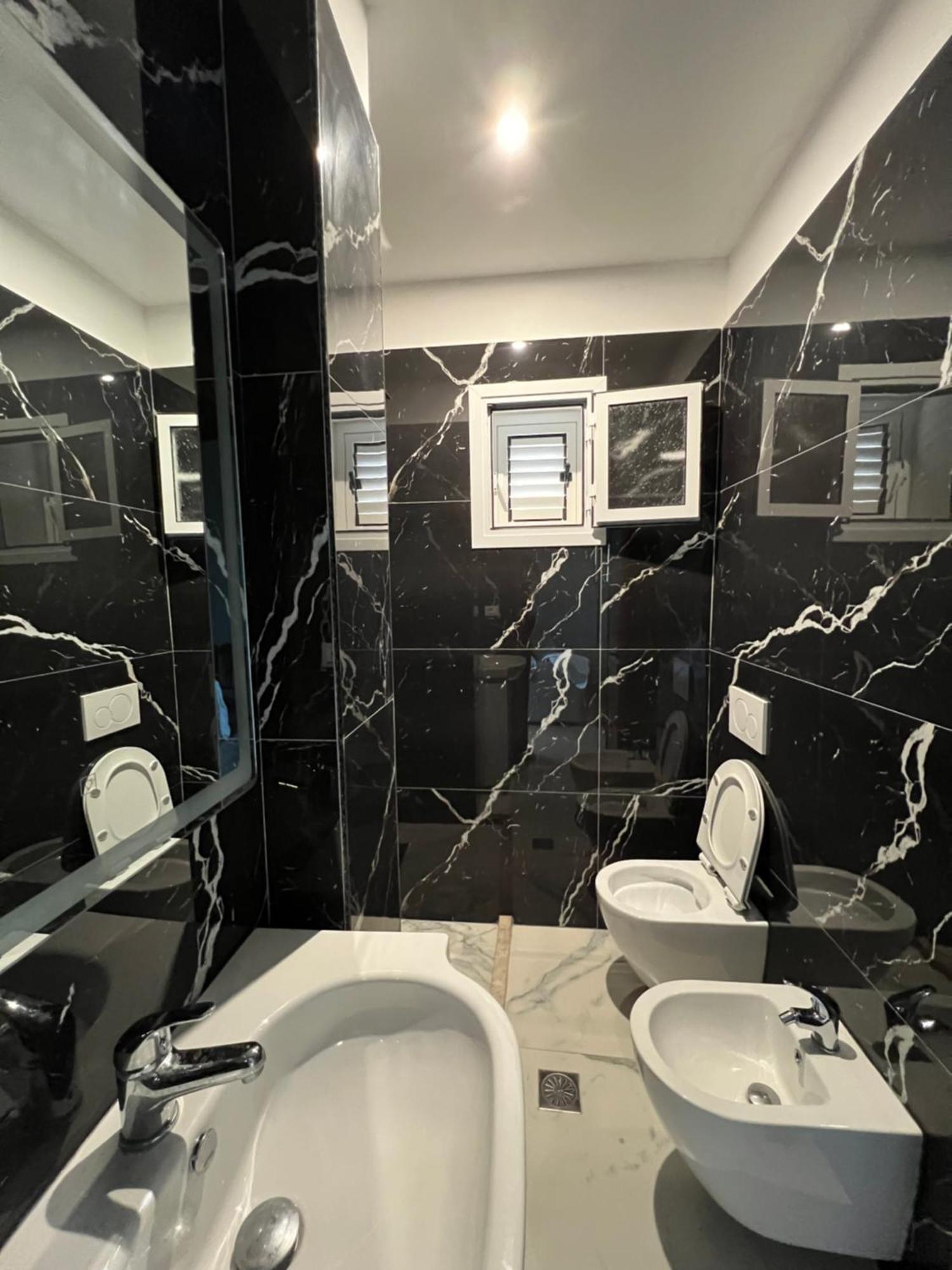 Trip-Stop Apartments Vlore Luaran gambar