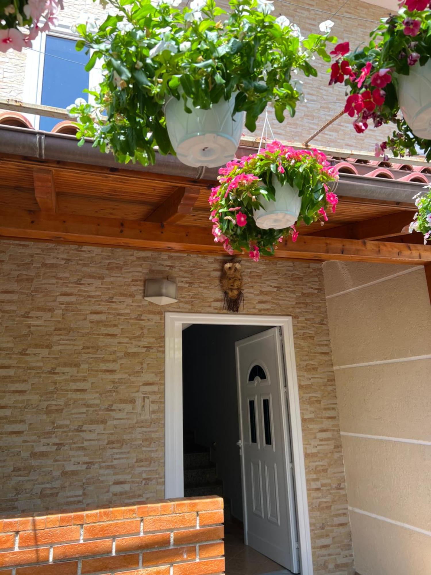 Trip-Stop Apartments Vlore Luaran gambar